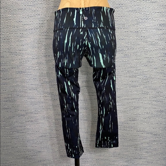 lululemon Wunder Under Crops - Picture 6 of 10